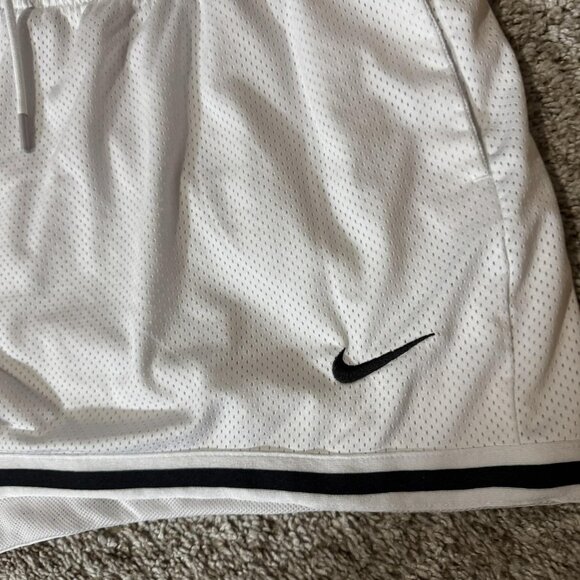 Nike Shorts Womens XL White Mesh Dri Fit Running Athletic Gym DV7966-100 - Picture 2 of 8